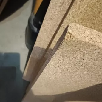 Płyta korkowa 25mm 915x610mm gruboziarnista  -uszkodzona