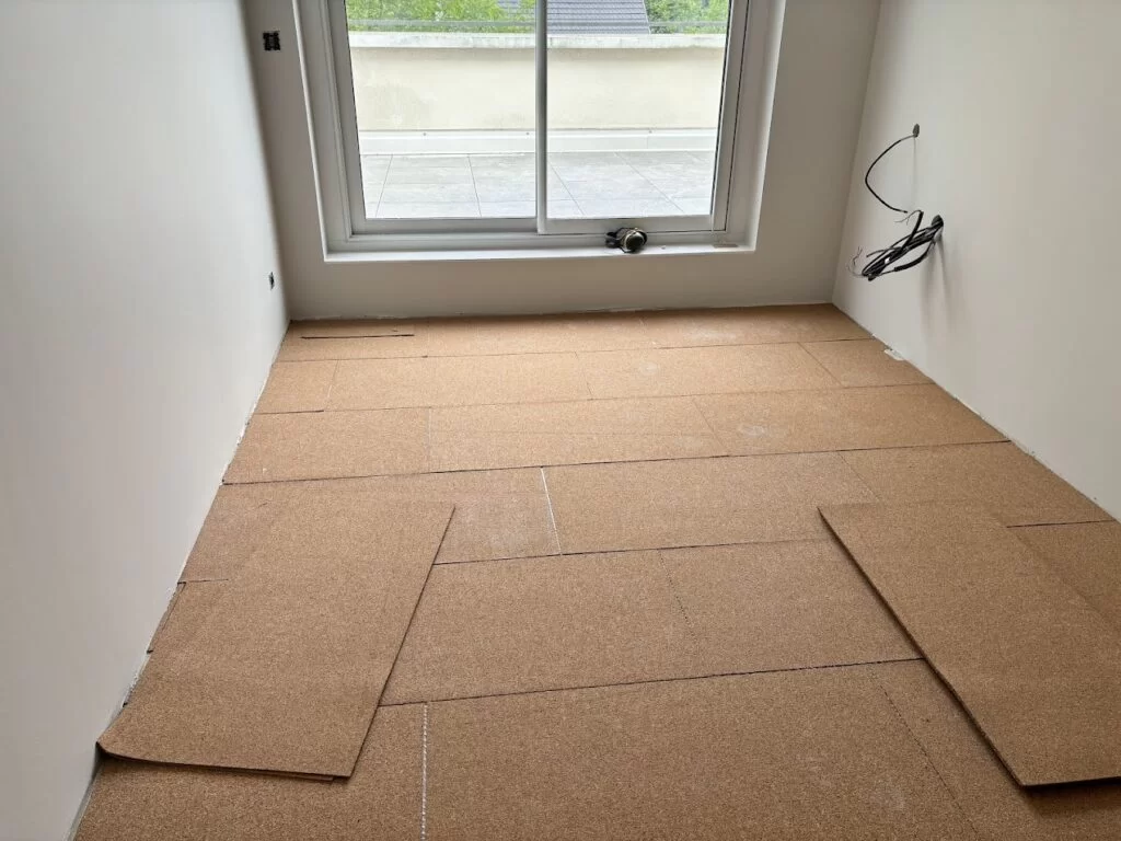 Korek a inne izolatory – dlaczego naturalny materiał zyskuje coraz większe znaczenie?