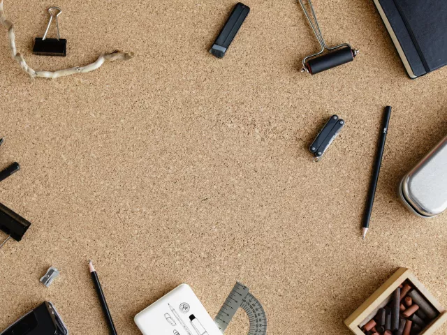 Rolki korkowe samoprzylepne – wszechstronny materiał do aranżacji i izolacji wnętrz